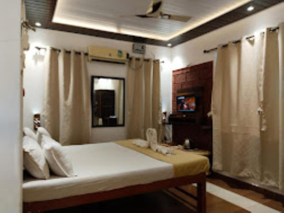 Blue Sea Beach Resort Malvan Bagian luar foto