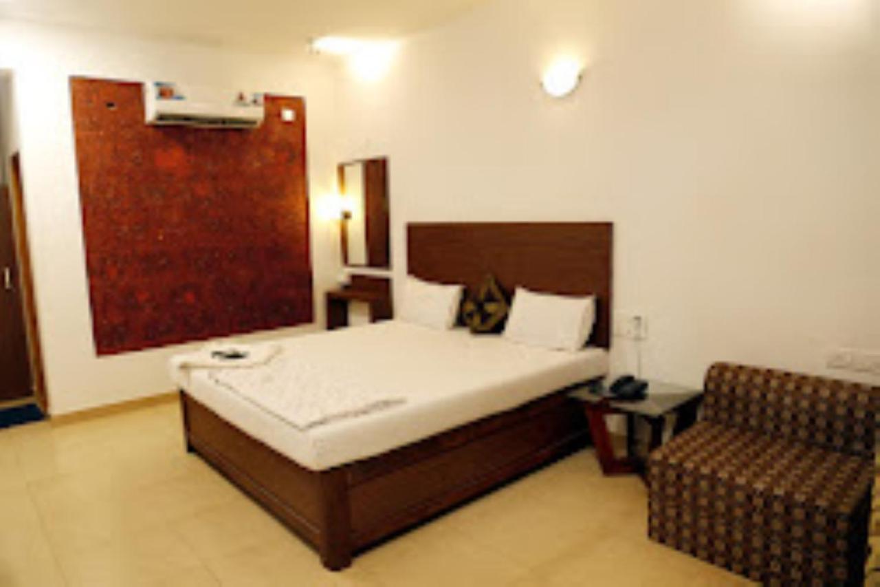 Blue Sea Beach Resort Malvan Bagian luar foto